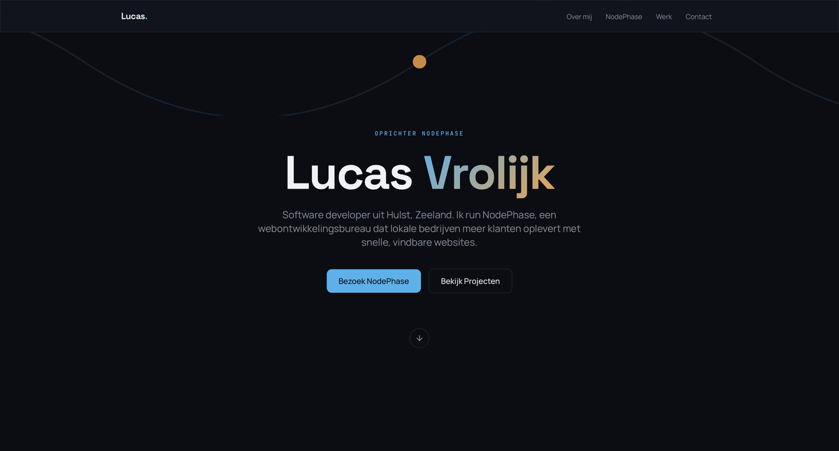 lzrg.nl: eigen portfolio: Eén scrollbare pagina met projecten, vaardigheden en contact, los van NodePhase.